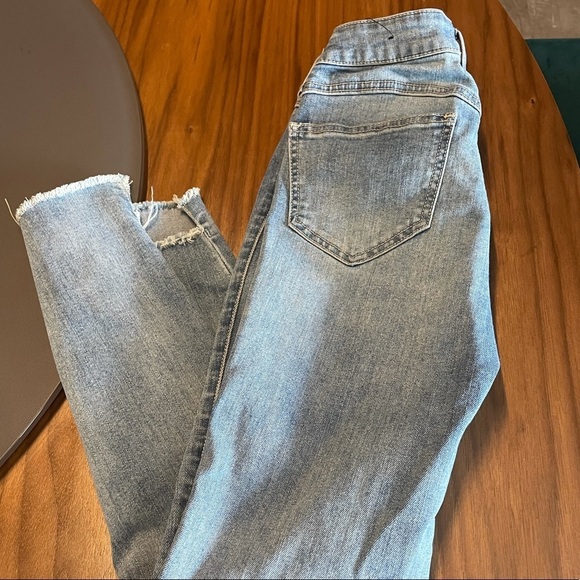 G by Guess Distressed Light Blue Jeans size 24 - Picture 9 of 9